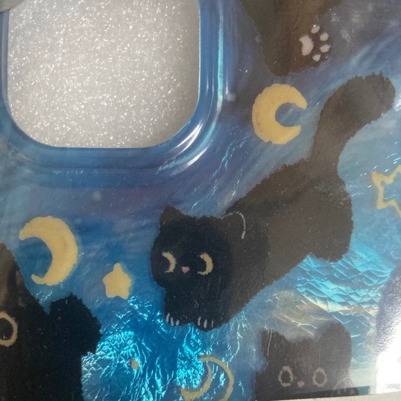 NWT iPhone 13/14 Case, Black Cat Design, Slim Silicone Bumper, Wireless Charging - Picture 9 of 10